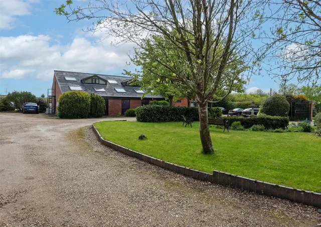 Station Road, Offenham, Evesham, photo 1