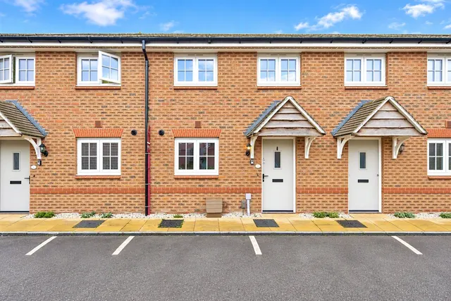 Hadrian Way, Nuneaton, CV11, photo 1