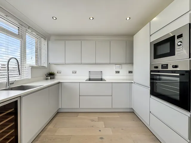 Arundel Garden, Rustington, BN16, photo 2