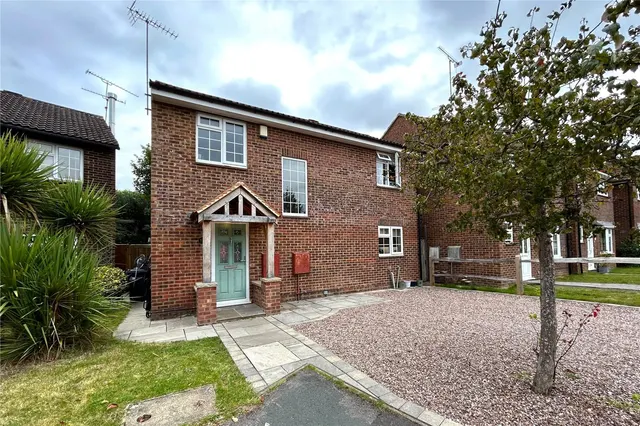 Scotland Farm Road, Ash Vale, Surrey, GU12 5JB, photo 1