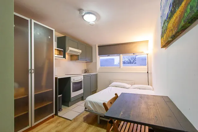 West Cromwell Road, Earls Court, SW5, photo 1