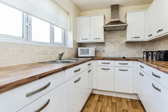 Photo 3 — Caterham Lodge, 2 Stafford Road, Caterham, Surrey, CR3