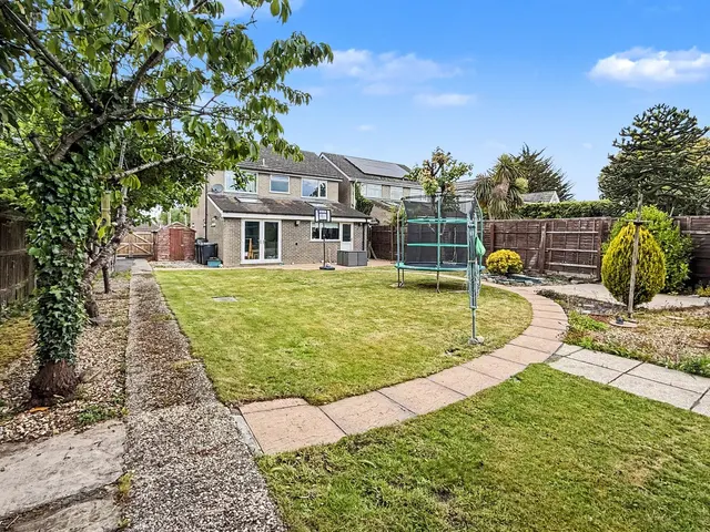 Wareham Road, Corfe Mullen, BH21, photo 1