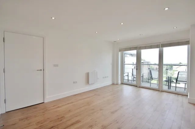 Roehampton Lane, Roehampton, SW15, photo 2