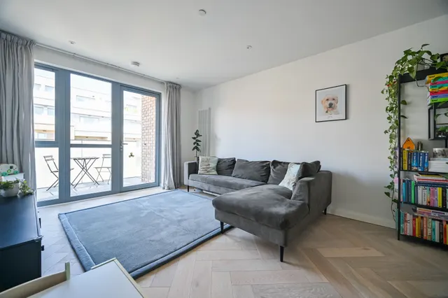 Photo 2 — Flat 28, Glace Apartments, LONDON