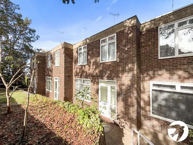 Felspar Close, London, SE18, photo 1
