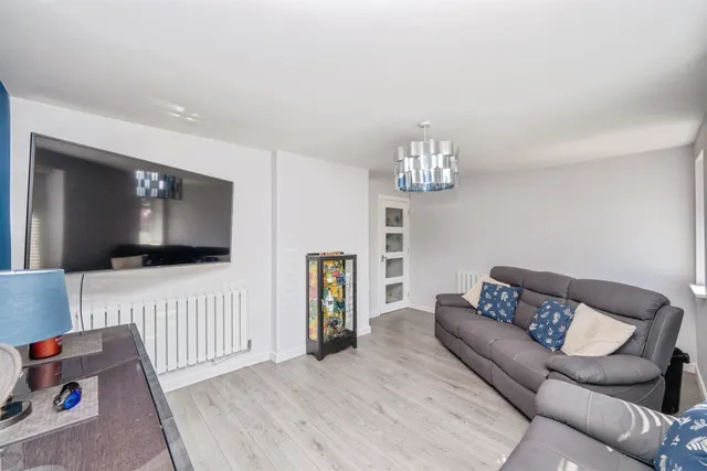 Photo 3 — Linford Close, Rugeley