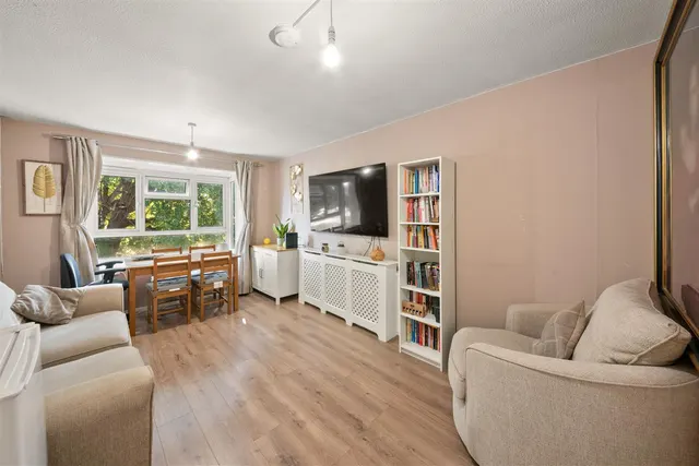 Morgans Lane, Hayes, photo 1