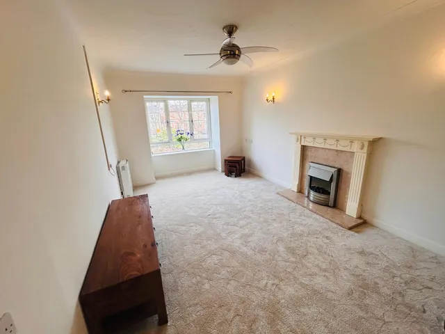 Brown Street, Rostherne Court, WA14, photo 3