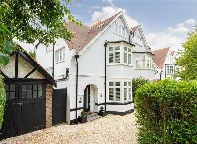 Kingston Lane, Teddington, TW11, photo 1