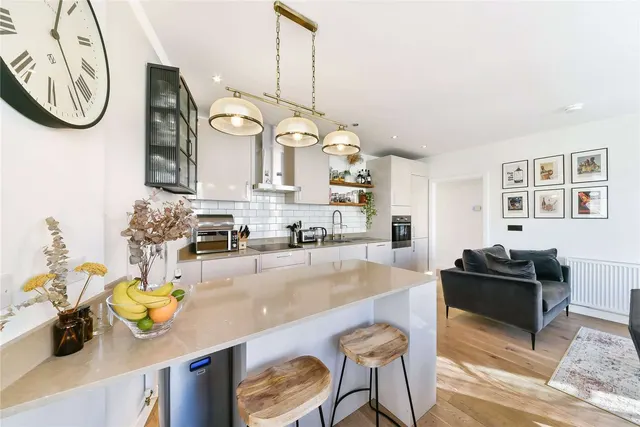 Photo 2 — Smeed Road, London, E3 2TF