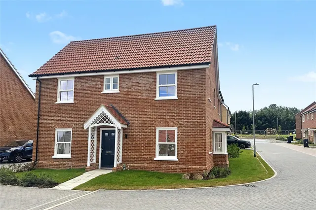 Chediston Place, Halesworth, IP19, photo 1