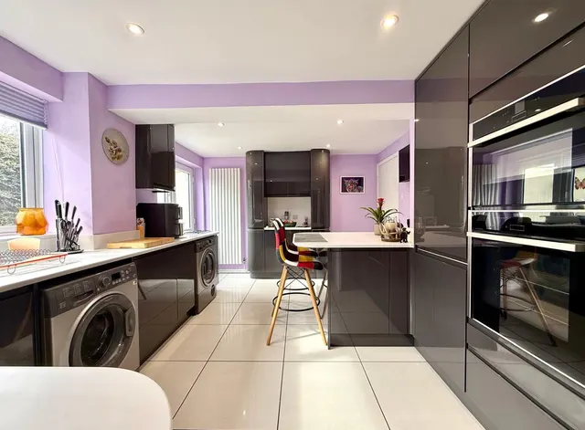 Grailey Close, Swindon, Wiltshire, SN3 6DS, photo 1