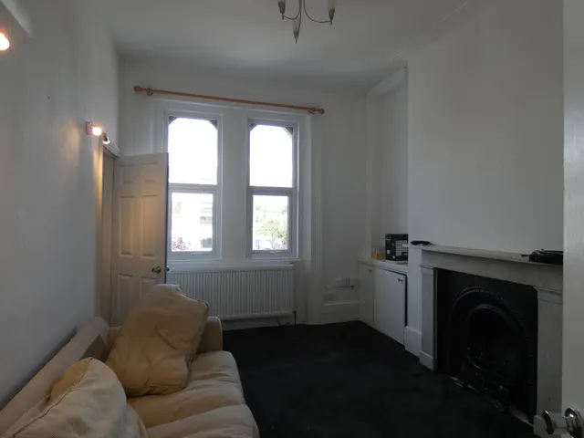 Photo 2 — Cherington Road, Hanwell, London, W7 3HJ