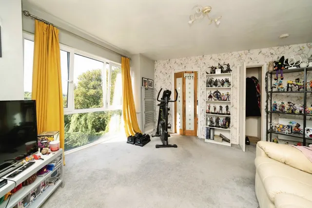 Photo 3 — Allison Road, Bristol, Somerset, BS4