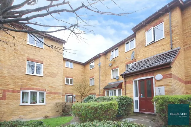 Greenway Close, Friern Barnet, N11, photo 3