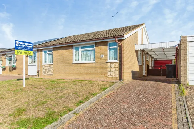 Langham Road, Wellingborough, NN9, photo 1