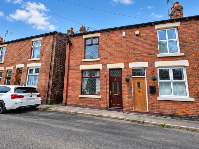 Manor Road, Woodley, SK6, photo 1
