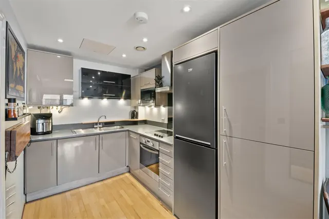 Garden Court, West Drayton, photo 1