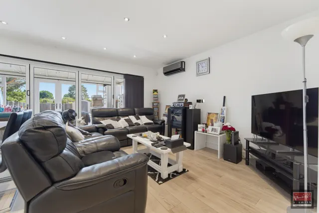 Feltham Road, Ashford, photo 3