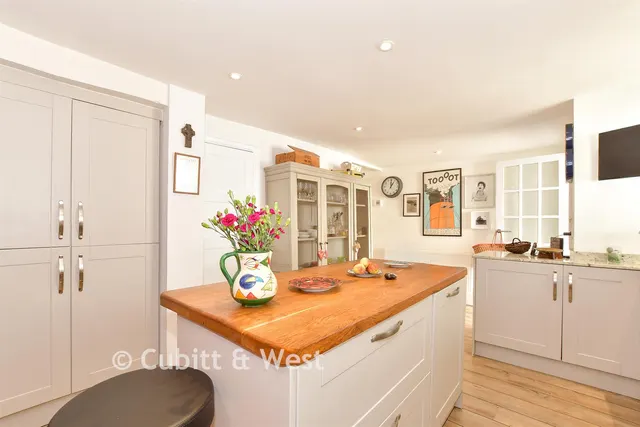 River Road, Arundel, BN18, photo 3