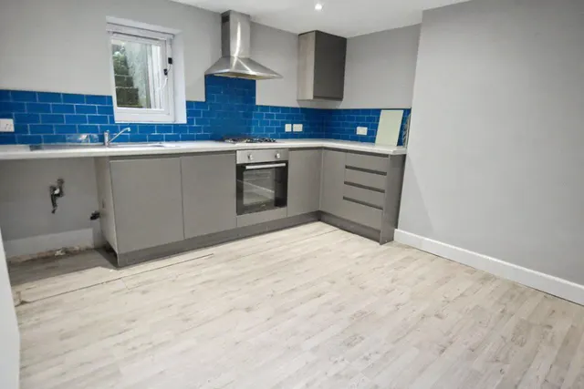 Roseneath Place, Leeds, LS12, photo 3