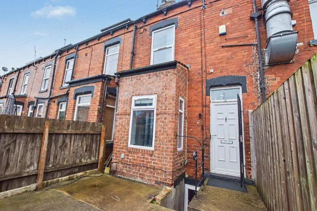 Roseneath Place, Leeds, LS12, photo 1