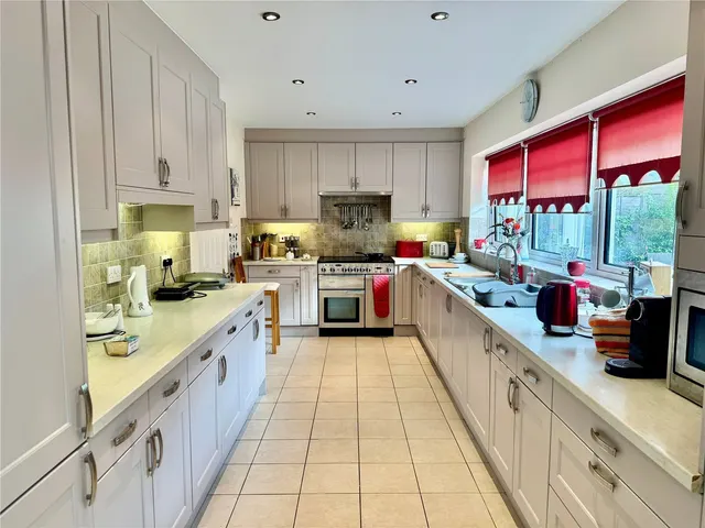 Yockley Close, Camberley, GU15, photo 2