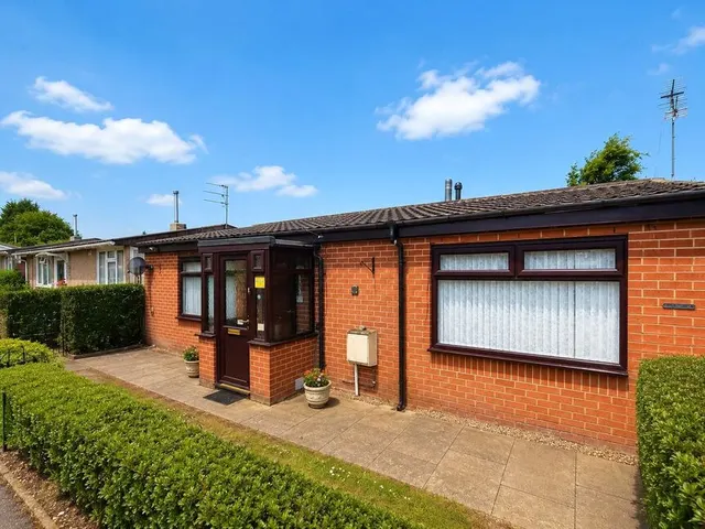 Cherry Grove, Wolverhampton, West Midlands, WV11, photo 1