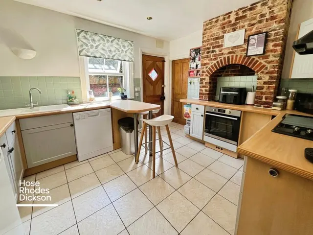 Newcomen Road, Sandown, PO36, photo 3