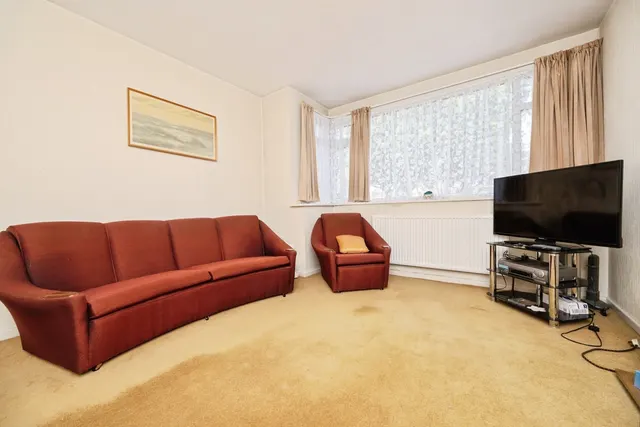 Fairbourne Avenue, Rowley Regis, B65, photo 3
