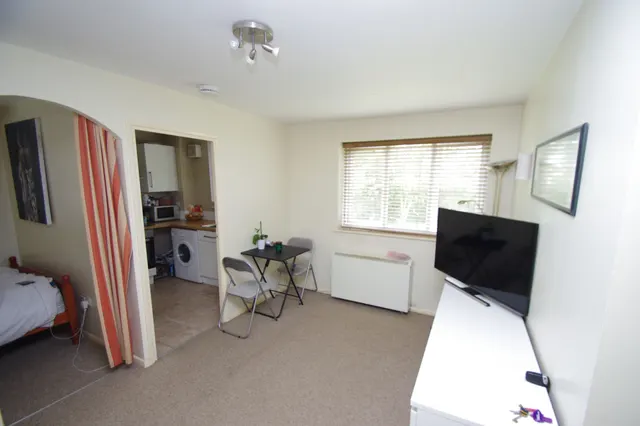 Photo 2 — 2 Thanet House, Explorer Drive, Watford