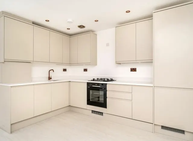 Photo 3 — Ackroyd Road, Honor Oak, SE23