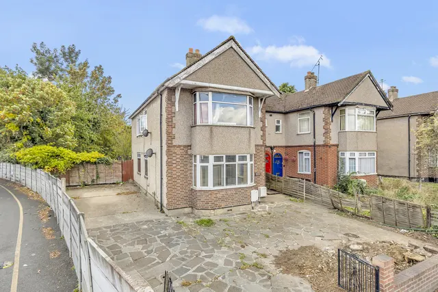 London Road, Romford, RM7, photo 1