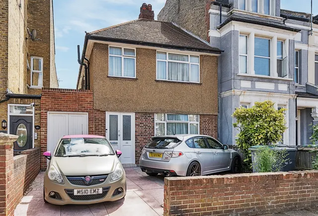 Palmerston Road, London, photo 1