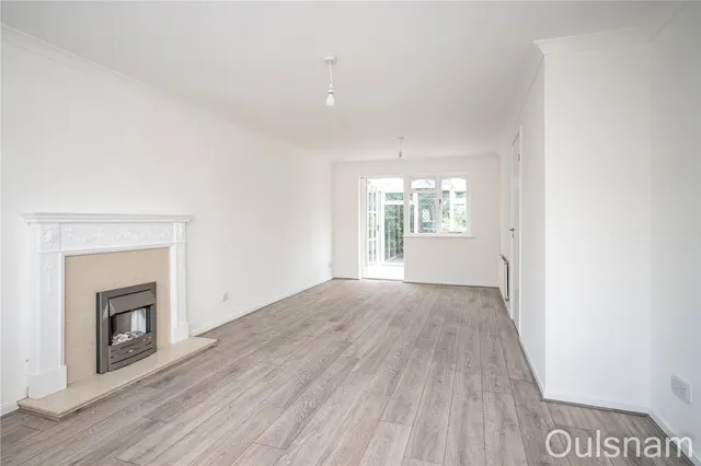 Photo 2 — Lynden Close, Bromsgrove, Worcestershire, B61 8PD