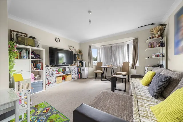 Photo 2 — Kingswood Close, Surbiton, KT6