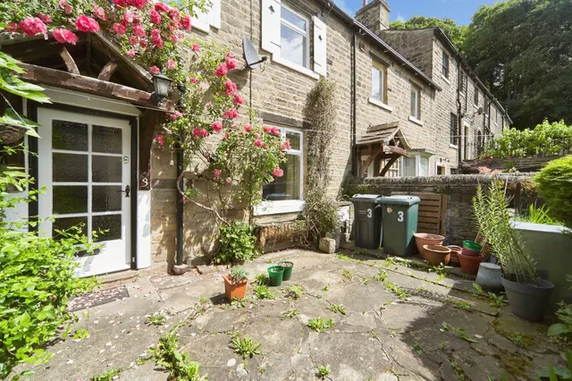 The Green, Micklethwaite, BD16, photo 2