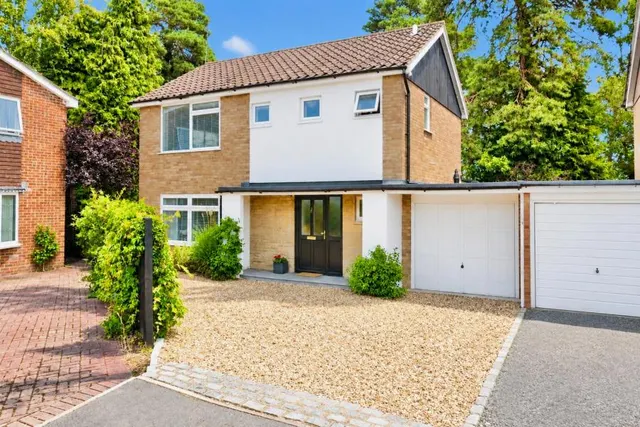 Long Mickle, Sandhurst, GU47, photo 1