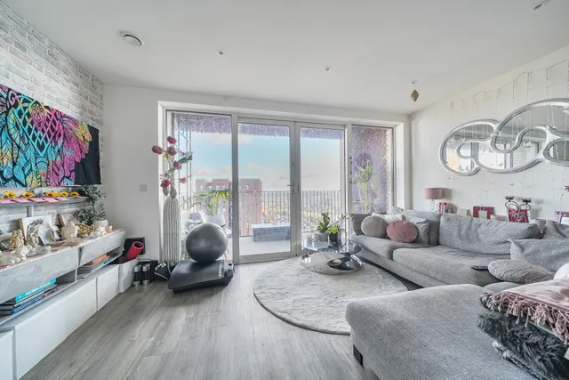 Photo 3 — Flat 116, Hawfinch House, 1 Moorhen Drive, London