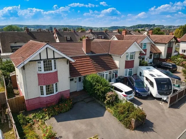 Valley Road, Lydney, photo 1