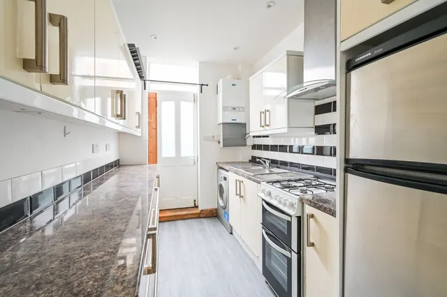 Photo 2 — 107 Grove Road, London