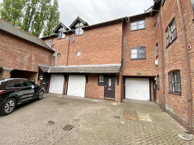 Rydal Mews, Wilmslow, SK9, photo 1