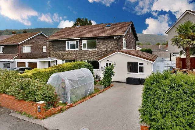 5 bedroom house, Kennelwood, Gilwern, NP7