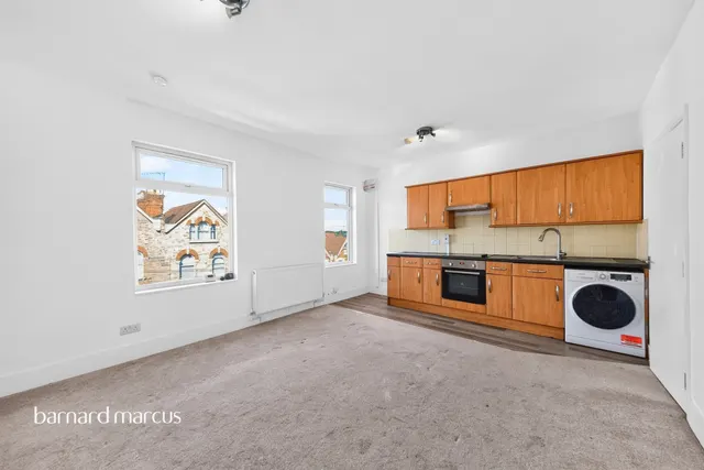 Bellevue Road, London, N11, photo 2