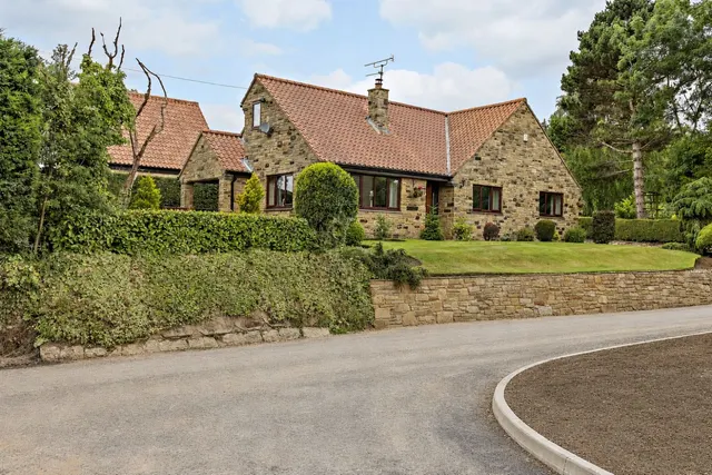 Well Lane, South Milford, LS25, photo 3