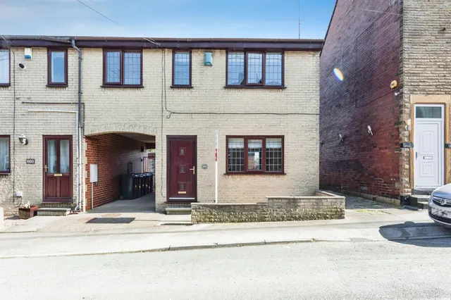 Chapel Street, Tingley, Wakefield, photo 1