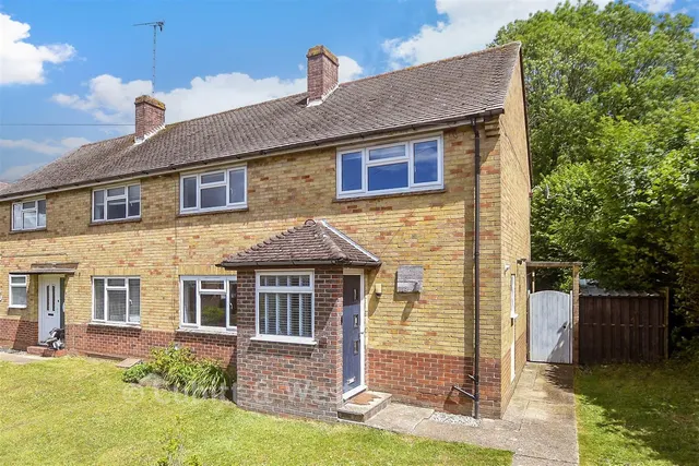 Blackwell Farm Road, East Grinstead, RH19, photo 1