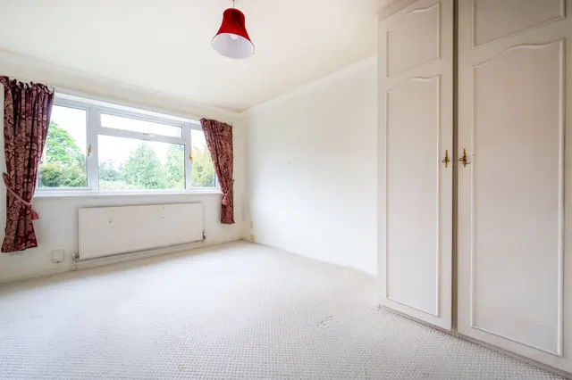 Photo 3 — 1 Sycamore Court, 54 Harvey Road, Guildford