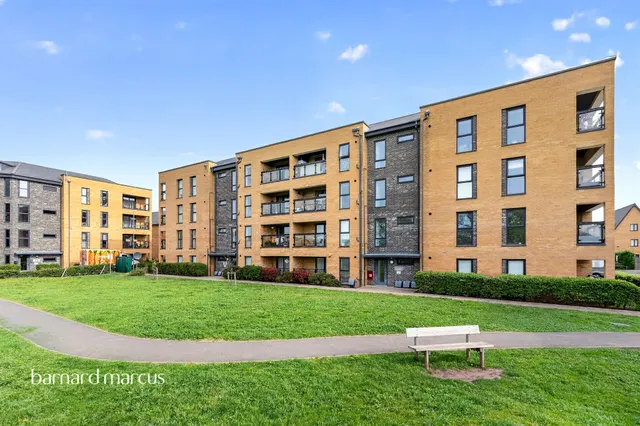 Tala Close, Surbiton, photo 1